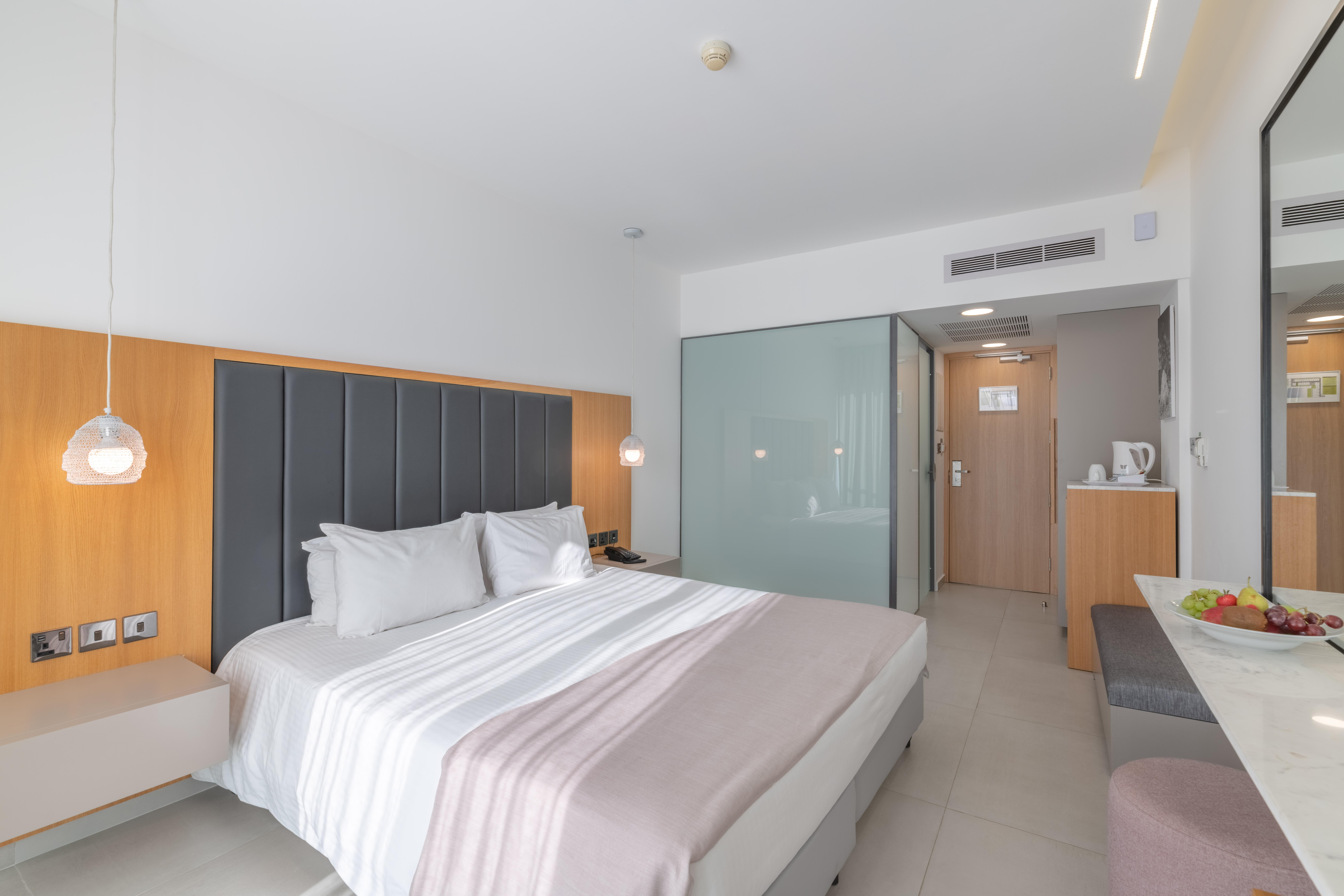 Napa Mermaid Hotel & Suites ไอยานาปา ภายนอก รูปภาพ