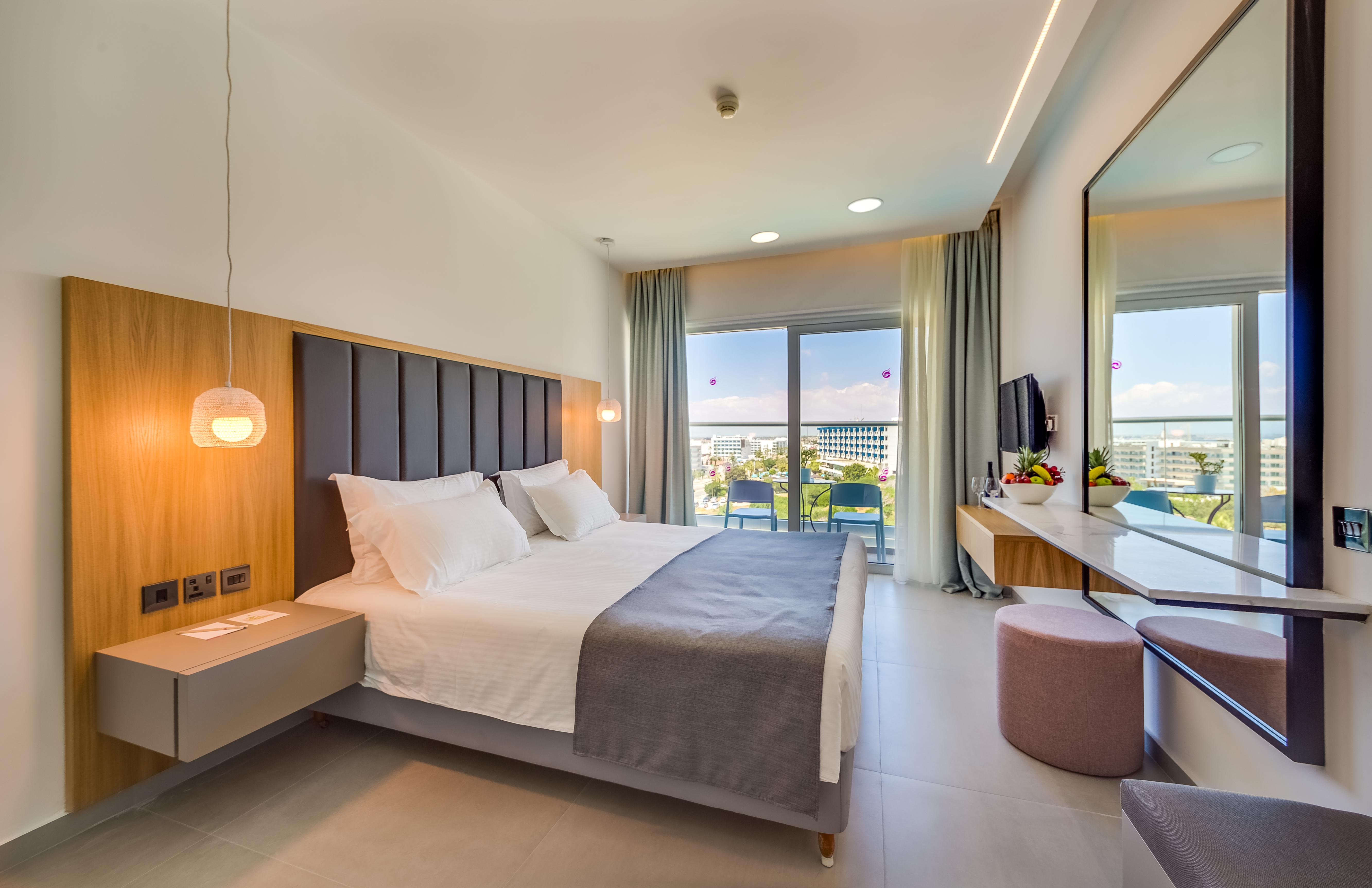 Napa Mermaid Hotel & Suites ไอยานาปา ภายนอก รูปภาพ