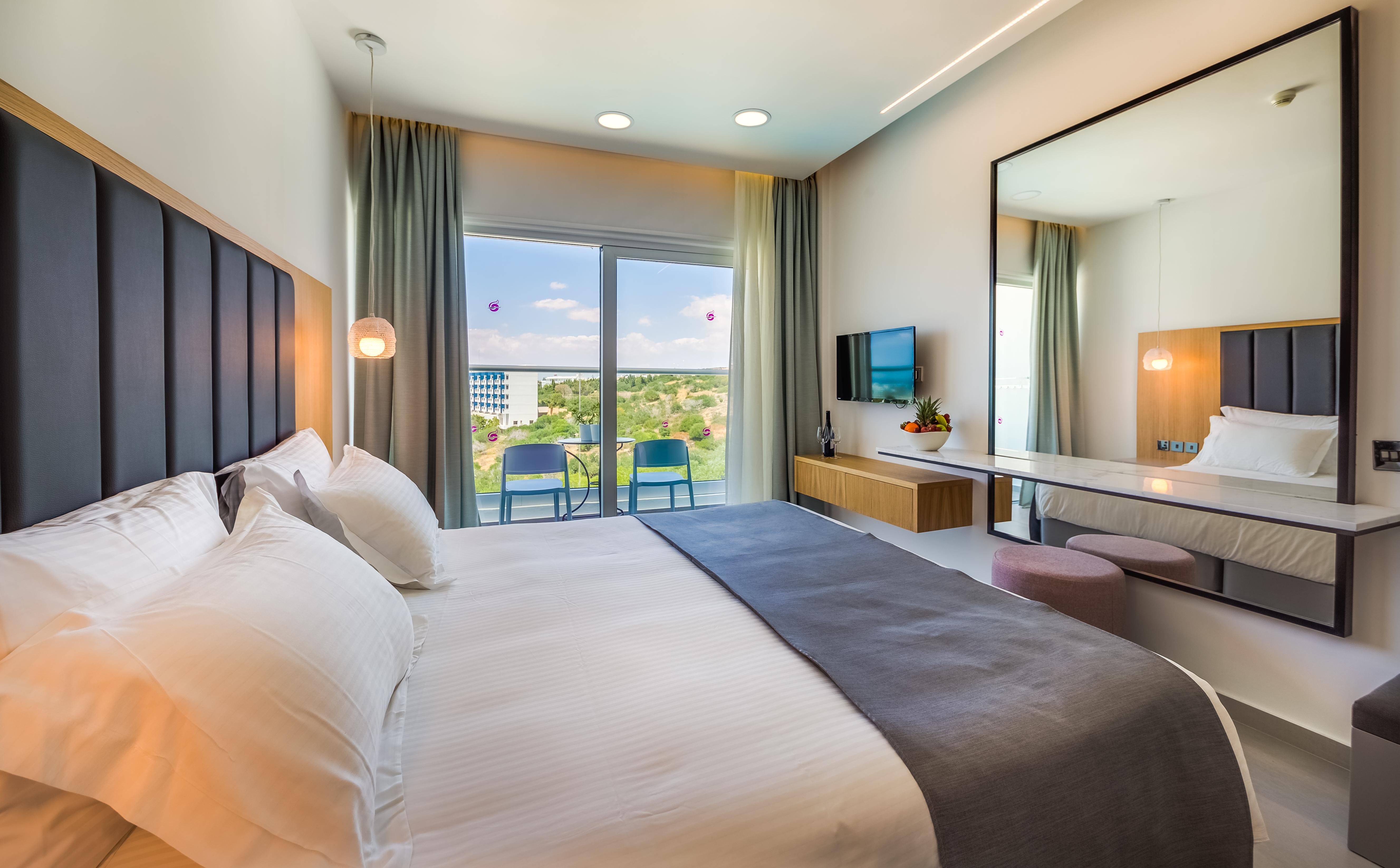 Napa Mermaid Hotel & Suites ไอยานาปา ภายนอก รูปภาพ