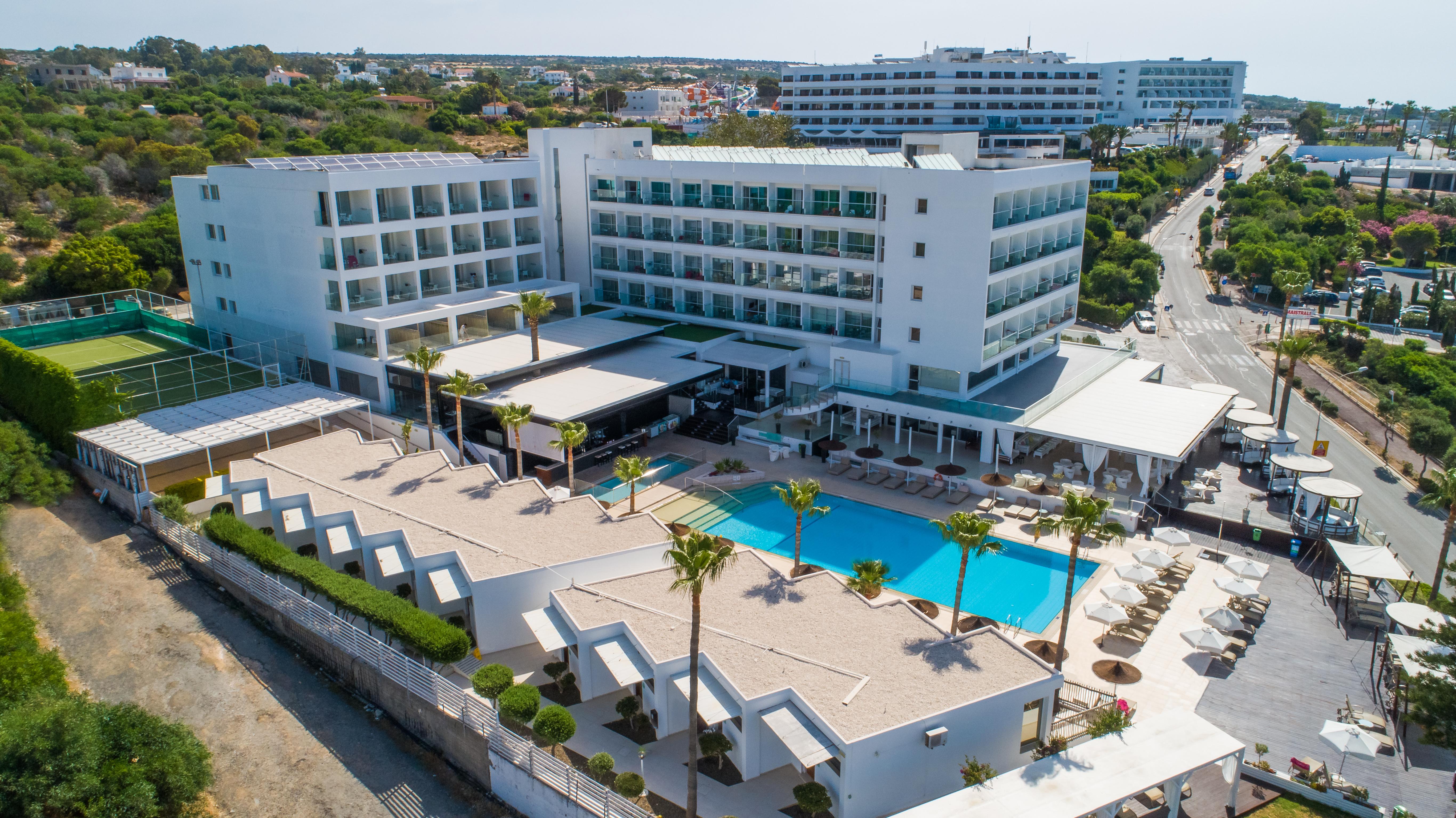 Napa Mermaid Hotel & Suites ไอยานาปา ภายนอก รูปภาพ