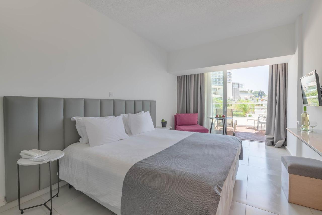 Napa Mermaid Hotel & Suites ไอยานาปา ภายนอก รูปภาพ
