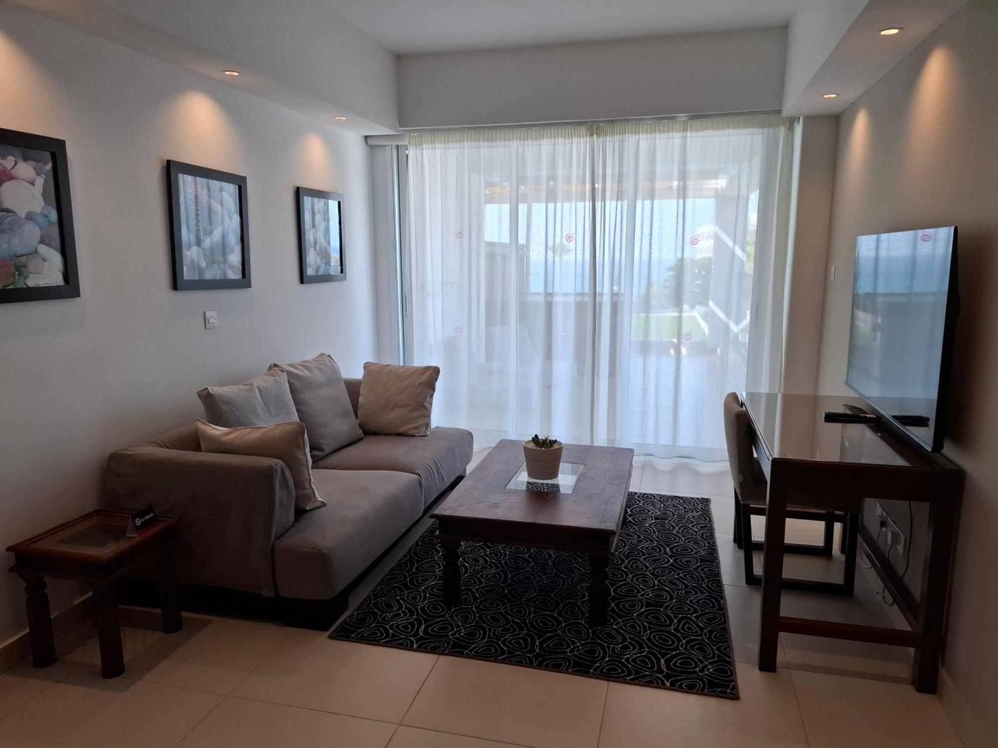 Napa Mermaid Hotel & Suites ไอยานาปา ภายนอก รูปภาพ